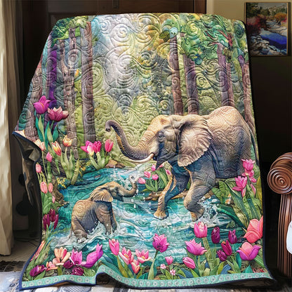 Playing Elephant Family WP0909045CL Quilt