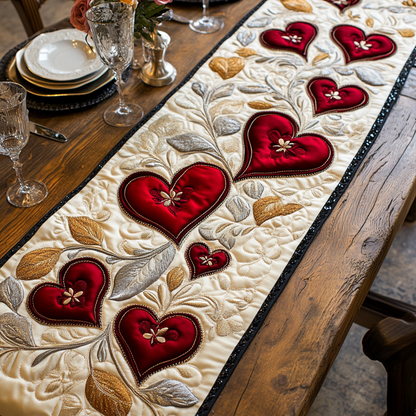 Heart Vine WG1501001CL Quilted Table Runner