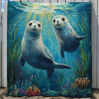 Couple Manatee WY2911045CL Quilt