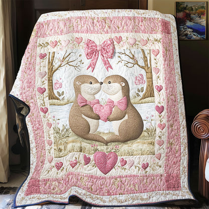 Lovely Couple Otter WY2001087CL Quilt