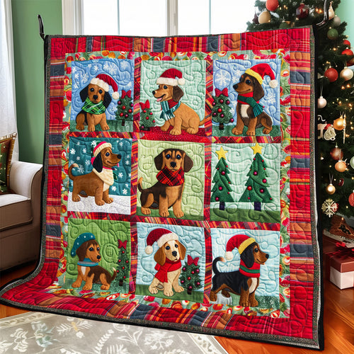 Doxie Dogs With Christmas WO2308019CL Quilt