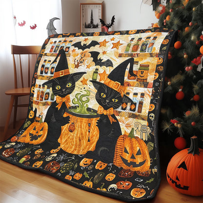 A Cat's Halloween Magic WO1308012CL Quilt