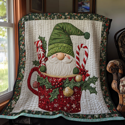 Holly Berries Gnome Cup XR1009027CL Quilt