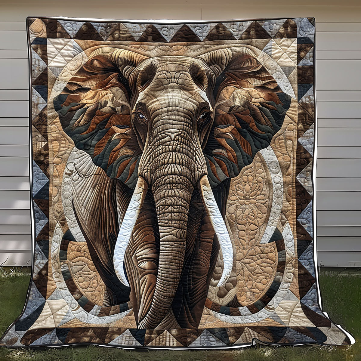 Brown African Elephant XR1008045CL Quilt