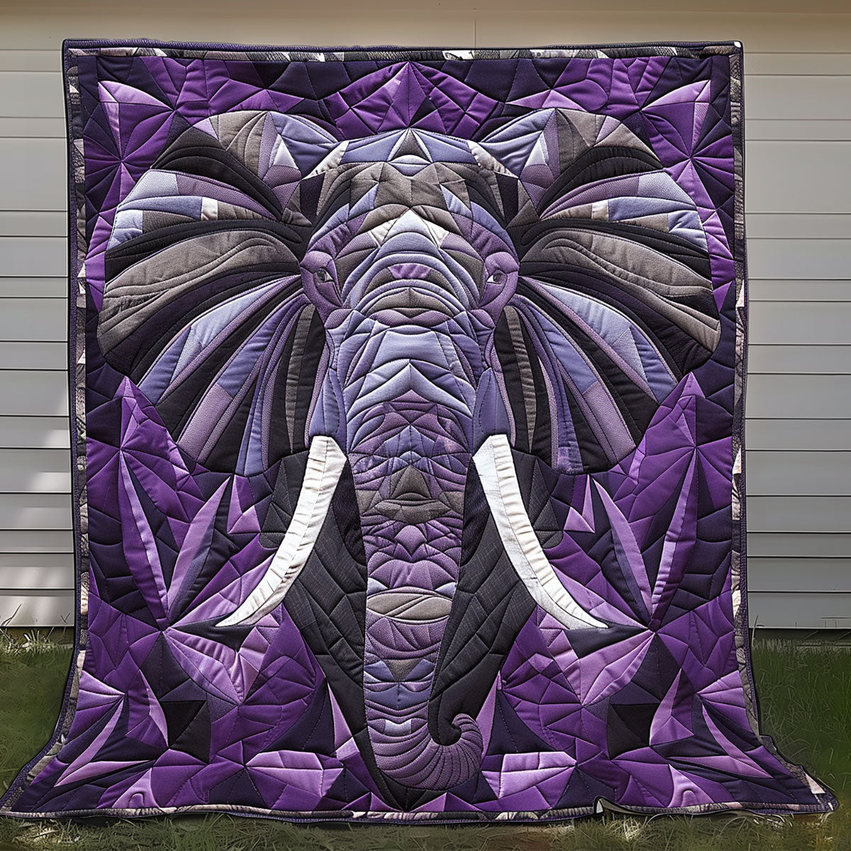 Mysterious Elephant XR1008041CL Quilt