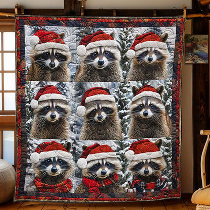 Festive Raccoon Santa WN1508077CL Quilt