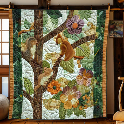 Hedgehog And Squirrel Haven WN2208097CL Quilt