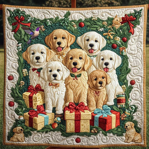 Golden Retriever Puppies With Gifts WN0910056CL Quilt