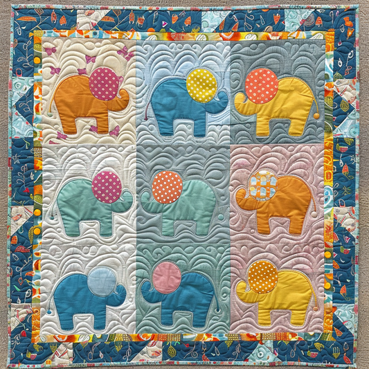 Baby Elephants XR0506010CL Quilt