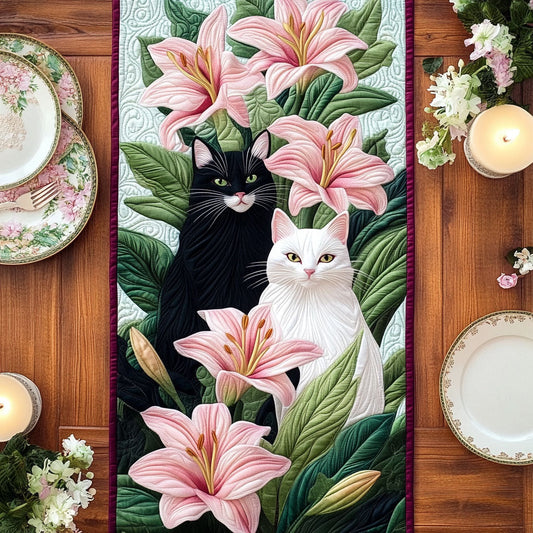 Blooming Cat CW1005057CL Quilted Table Runner