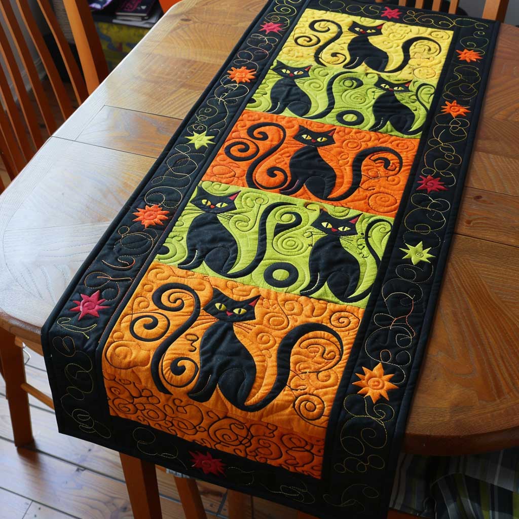 Cat WJ2607053CL Quilted Table Runner