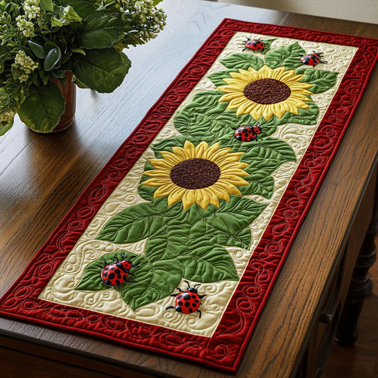 Elegant Ladybug CP2004179CL Quilted Table Runner