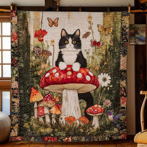 Tuxedo Cat's Mushroom Wonderland WN2011120CL Quilt