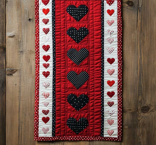 Classic Valentine Patchwork WP1012004CL Quilted Table Runner