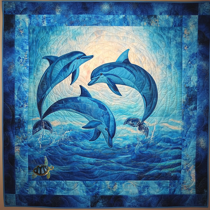 Dolphins In The Ocean XR1312008CL Quilt